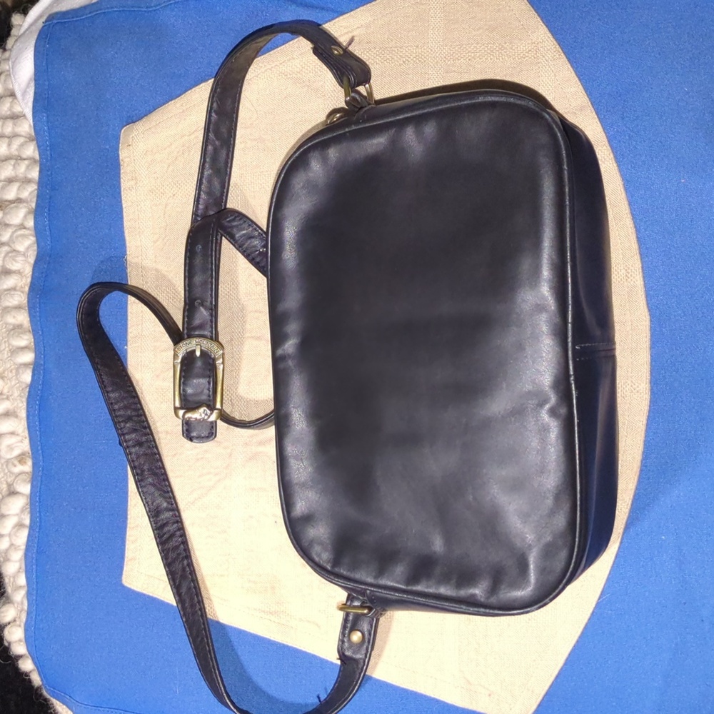 Vintage Stone Mountain Black Soft Leather Shoulder Bag Asking Only $20 Low Price - Picture 3 of 6